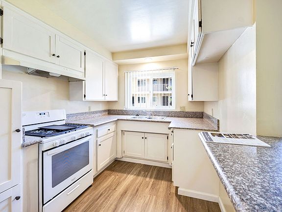 3rd image of 10041 Scott Ave APT 13