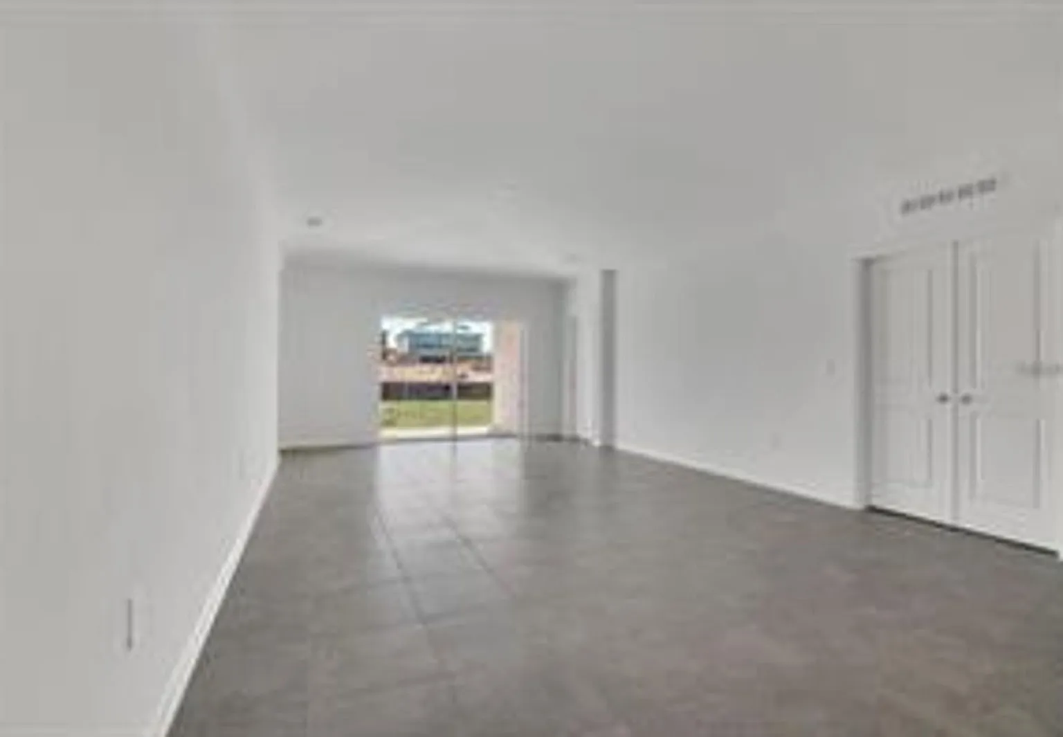 3 bed, 2.0 bath, 1713 sqft, $2,400 — Photo 3