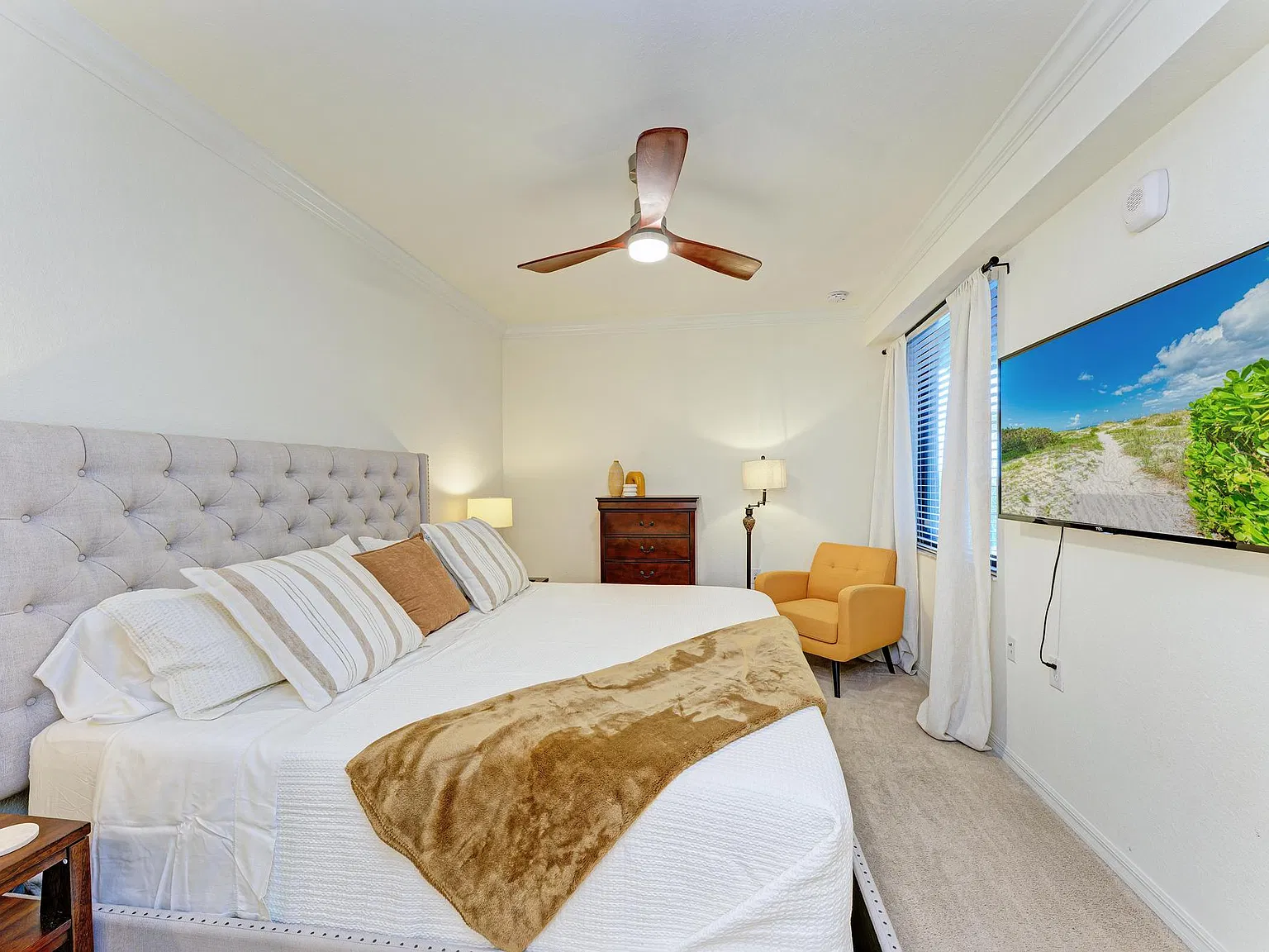 2 bed, 1142 sqft, $3,150 — Photo 3