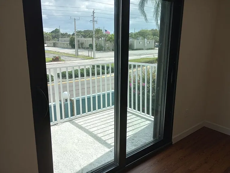 950 S Kanner Hwy #A21 — Photo 4