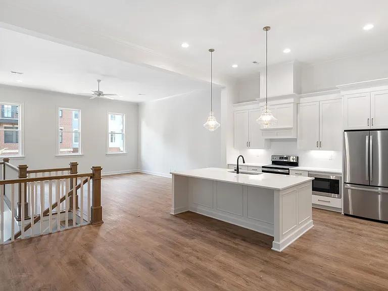 6341 Meeting St — Photo 24