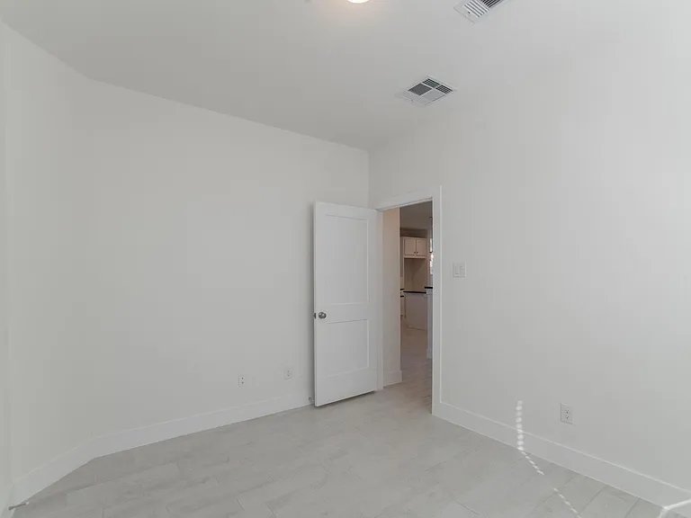 114 Hidden Peak Dr — Photo 28