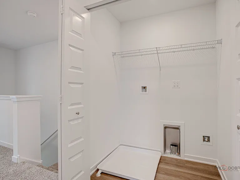 541 Yosemite Way — Photo 15