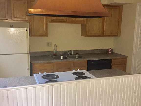 2nd image of 29 Charleston Sq #49