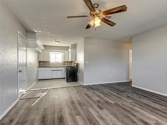 4th image of 207 Stanton Dr