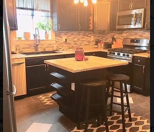 4th image of 6800 Wakefield Ave #2