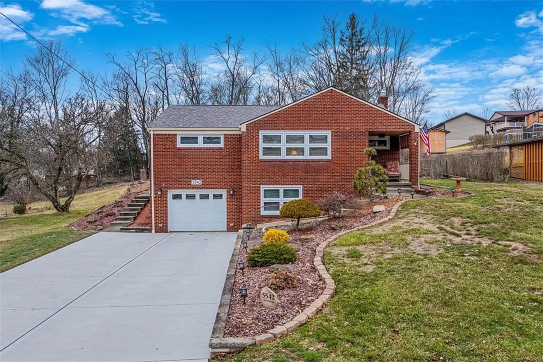5542 Fera Dr photo 1