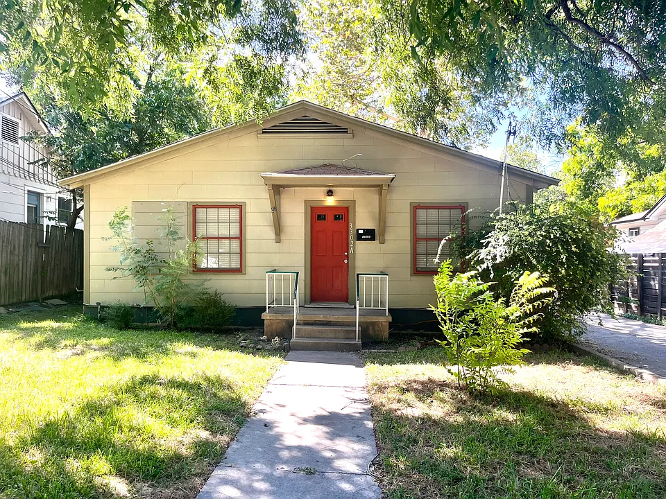 3302 Robinson Ave #A