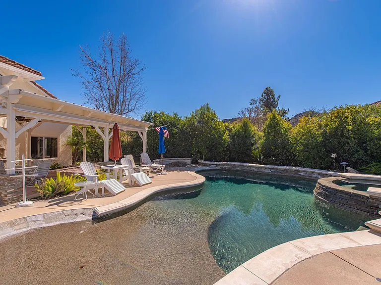 2663 Yellowwood Dr — Photo 28