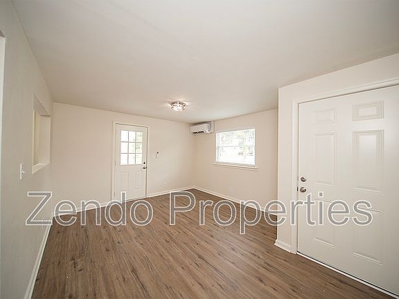 3rd image of 1733 Parkview Ave Unit A
