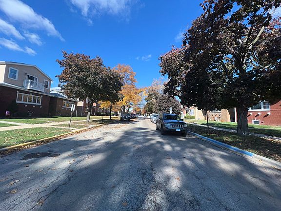 4th image of 3715 S 59th Ave