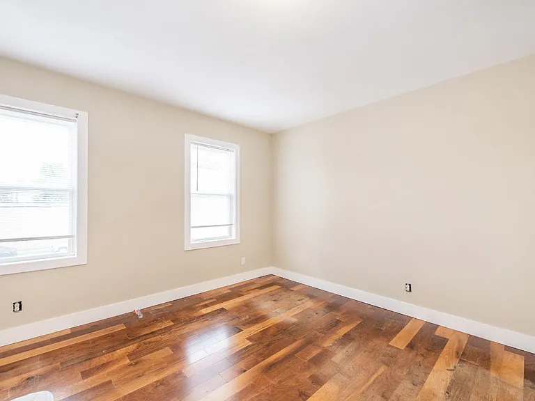 19 Chestnut St — Photo 9