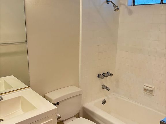 3rd image of 3734 Delmas Ter Suite 14