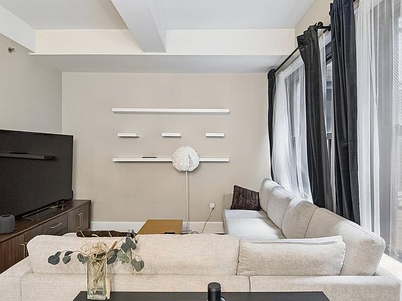 4th image of 1500 Chestnut St APT 8I