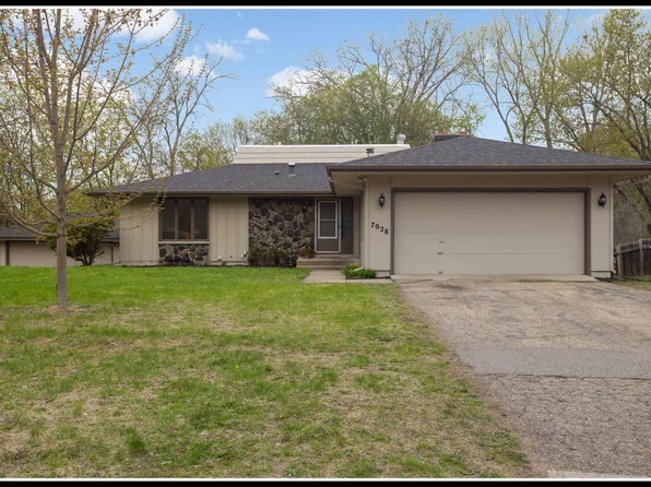 7028 Sally Ln, Edina, MN 55439