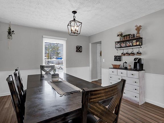 4th image of 2543 Hoover Ct