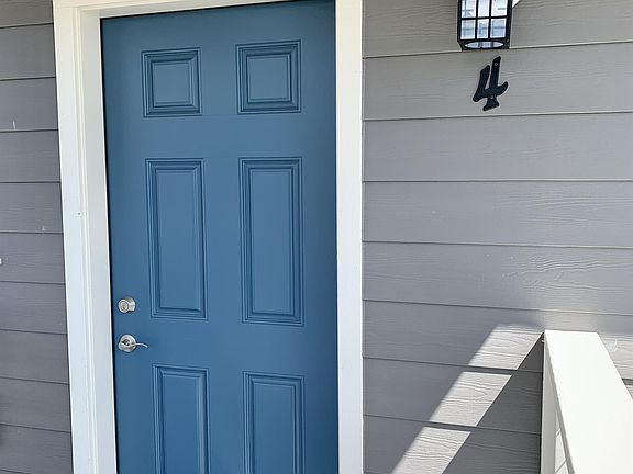 2nd image of 810 Gibbon St #4