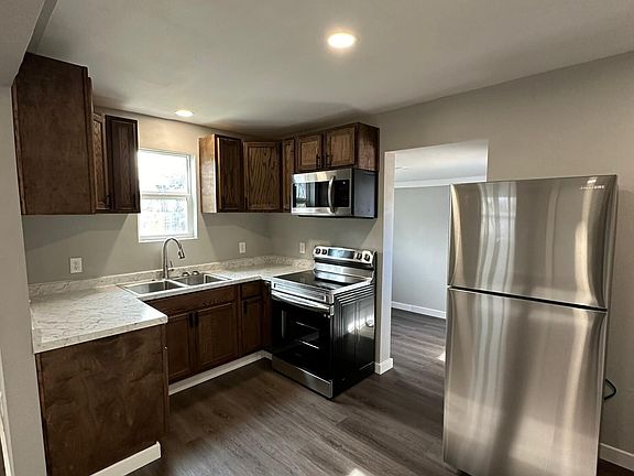 4th image of 608 N Central Ave