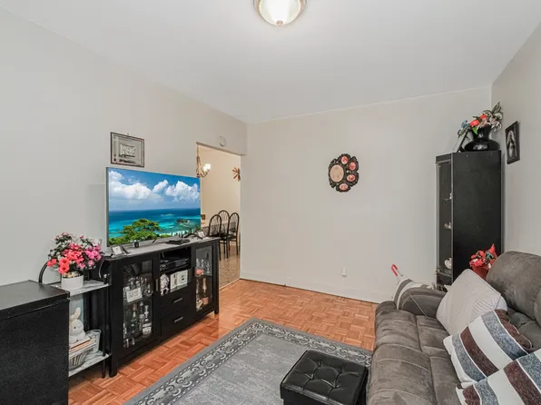 59 Bay 22nd Street image 10 of 18