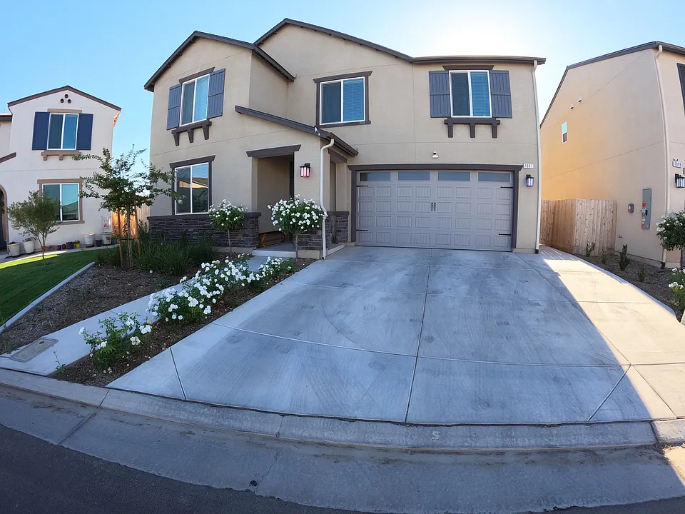 1887 N Filbert Ave