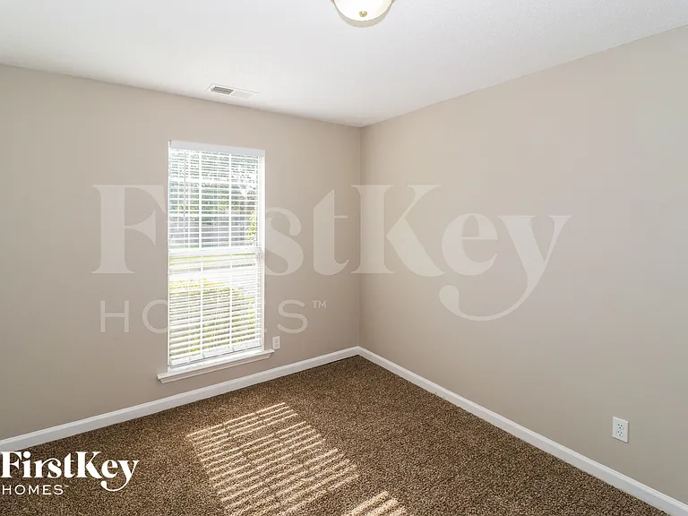 1060 Mossy Knoll Dr — Photo 13