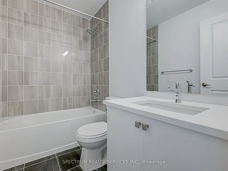 146 Blue Forest Cres — Photo 42
