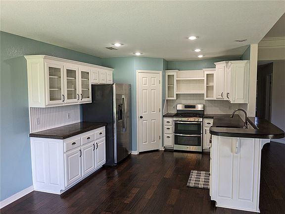 3rd image of 209 Pine Meadow Dr