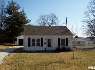 8 Turner Rd, Jacksonville, IL 62650