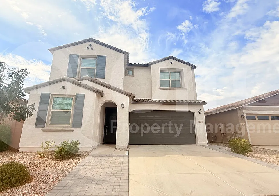 2567 W Hidalgo Ave
