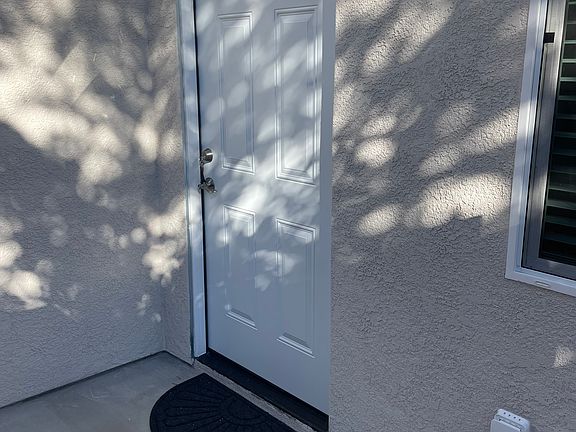 4th image of 32032 Rosemary St