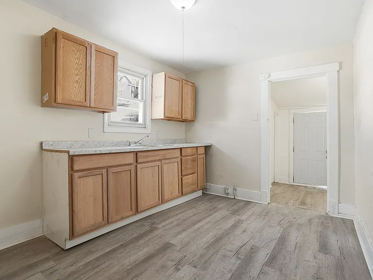 1237 Kenneth Ave #3 — Photo 3