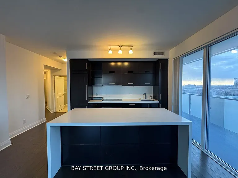 1080 Bay St #3310 — Photo 5