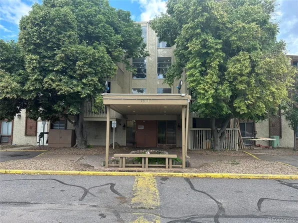 1304 S Parker Road #PH18, Denver, CO 80231