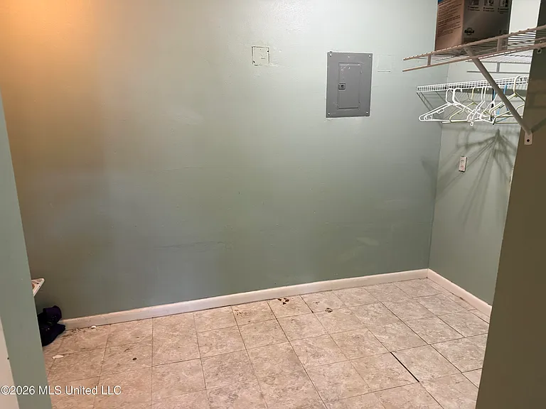 307 45th St — Photo 21
