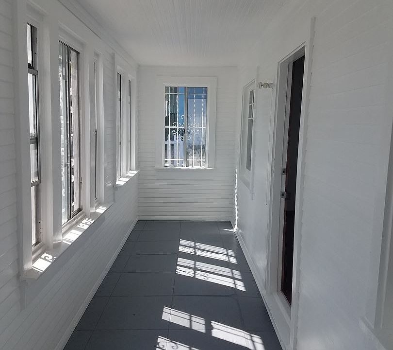 1st image of 601 E Hillsdale St