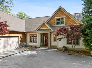 66 Horse Shoe Bay Dr, Mills River, NC 28759