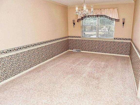 5th image of 8207 Willowbrook Cir SE APT A
