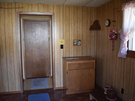 3rd image of 406 N Quincy St