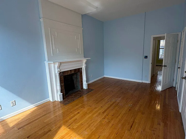 21 Vernon Ave #1 — Photo 15