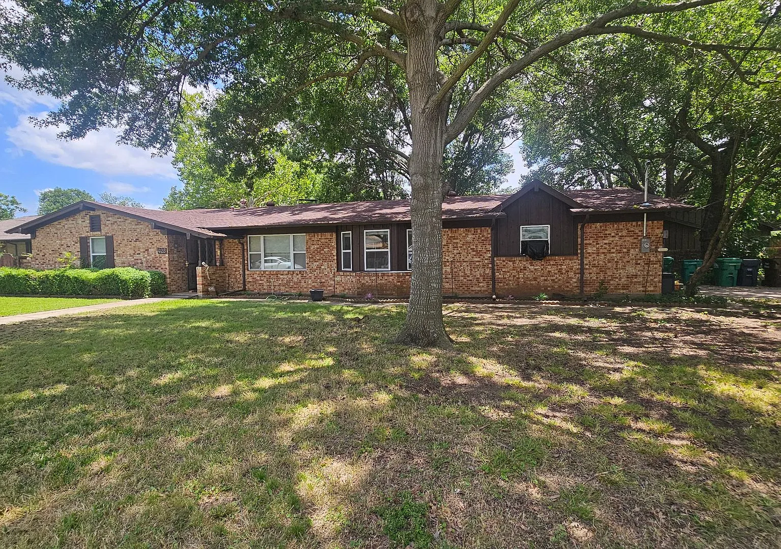 425 Mimosa Dr — Photo 3