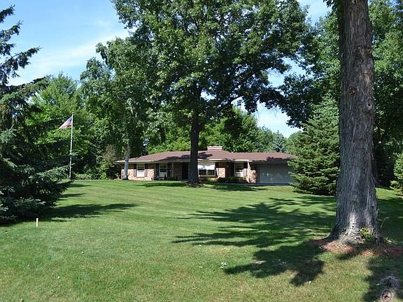 5th image of N17W27318 Lakefield Dr
