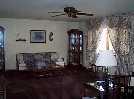 5th image of 2018 Lexington Dr
