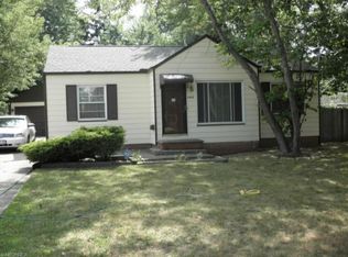2422 Greenvale Rd, Cleveland, OH 44121