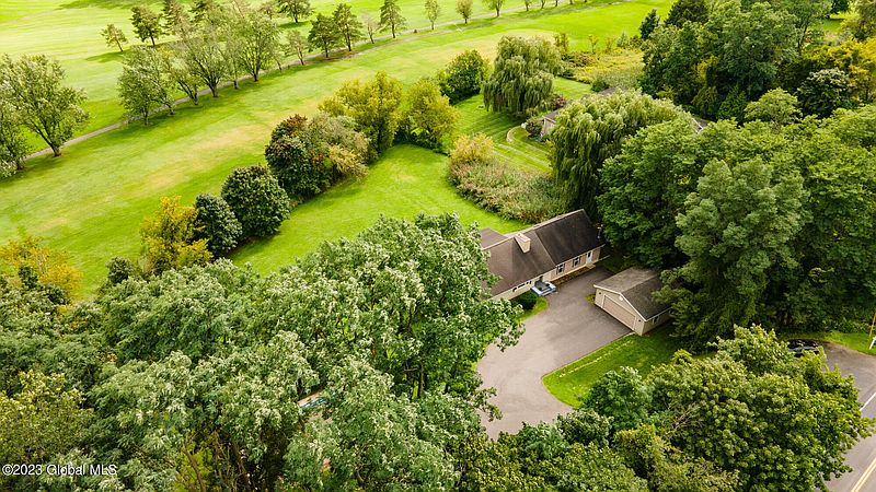 4th image of 222 Golf Course Road