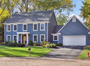 2391 Vernon Cir, Minnetonka, MN 55305