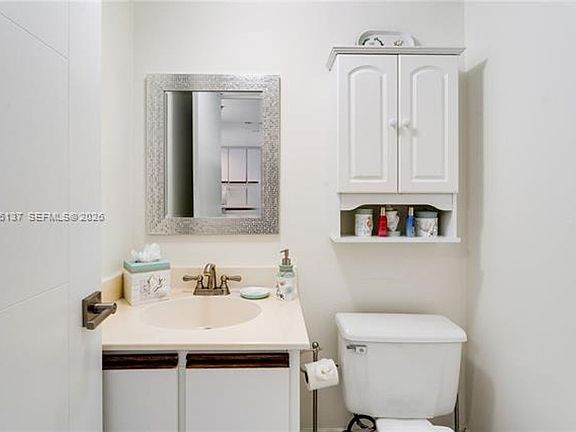 5th image of 540 Brickell Key Dr #Cu-1422