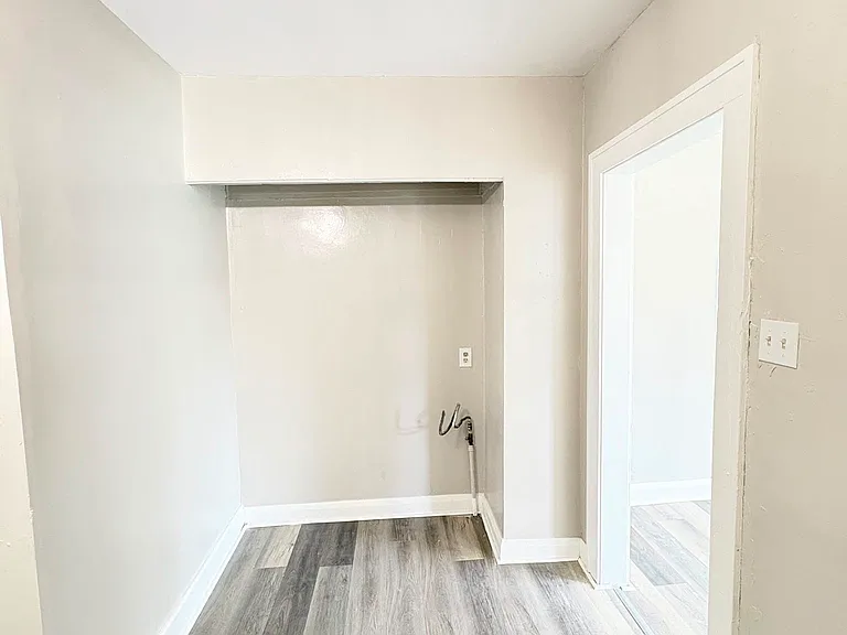 804 Alvison Rd — Photo 16