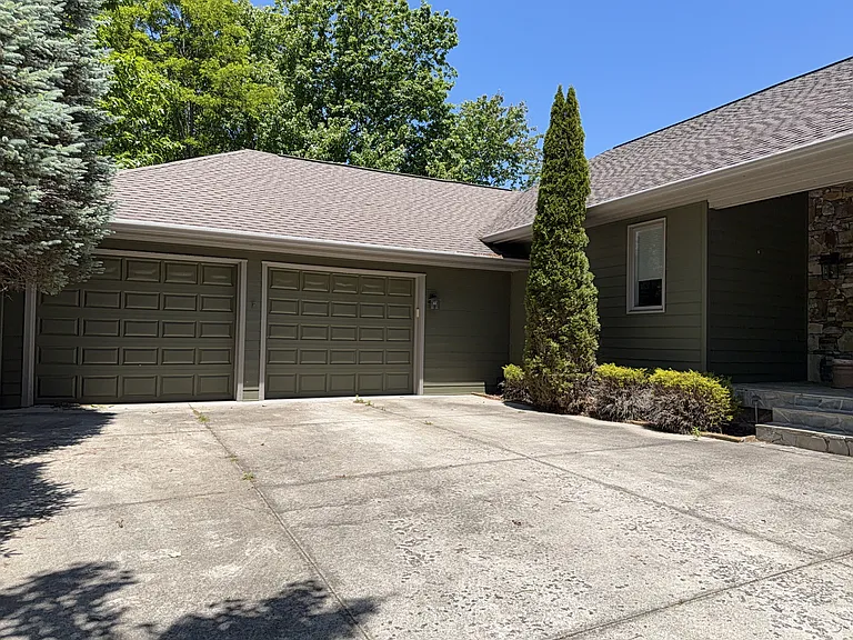 139 Summit Dr — Photo 39