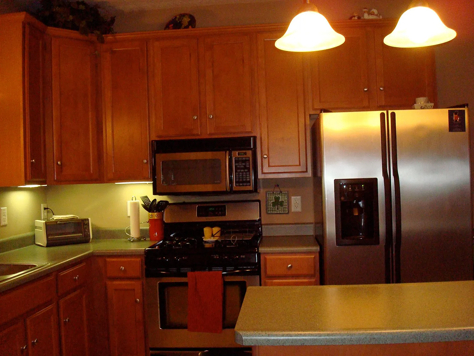 3 bed, 2.5 bath, 1560 sqft, $2,000 — Photo 4