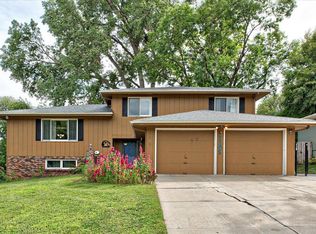 3205 Redwing Dr, Bellevue, NE 68123